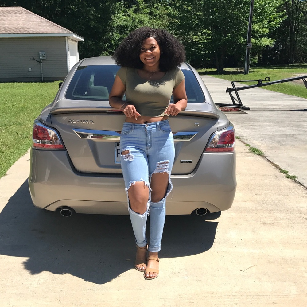 Meet your Posher, Maya