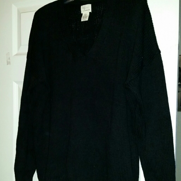Blk sweater