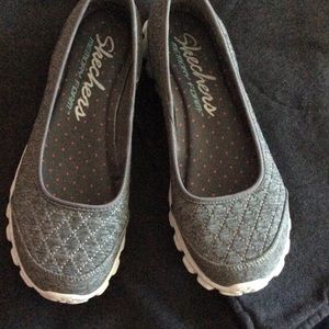 Skecher flats