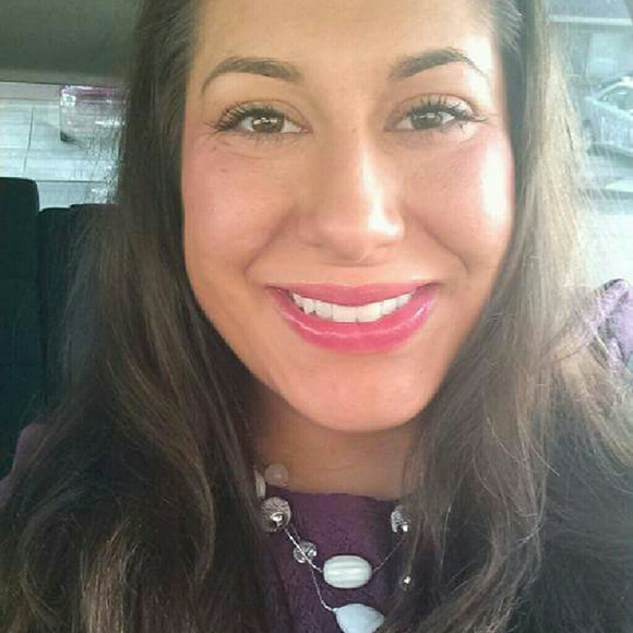 Meet your Posher - Picture 2 of 4