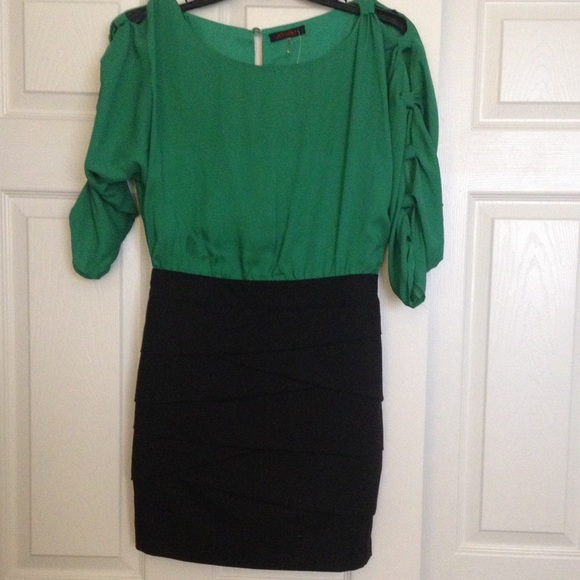 Nwt green and black pretty dress