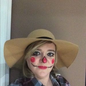 Meet your Posher, Crystal