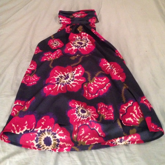 Tucker by target tank with hi neckline gorgeous - Picture 1 of 1