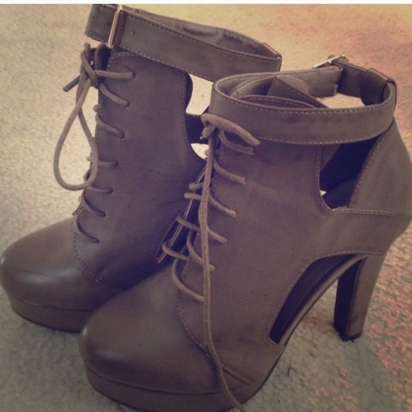Shoes - Charlotte Russe Brown Booties