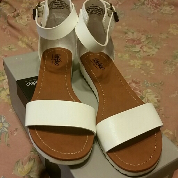 Sandal