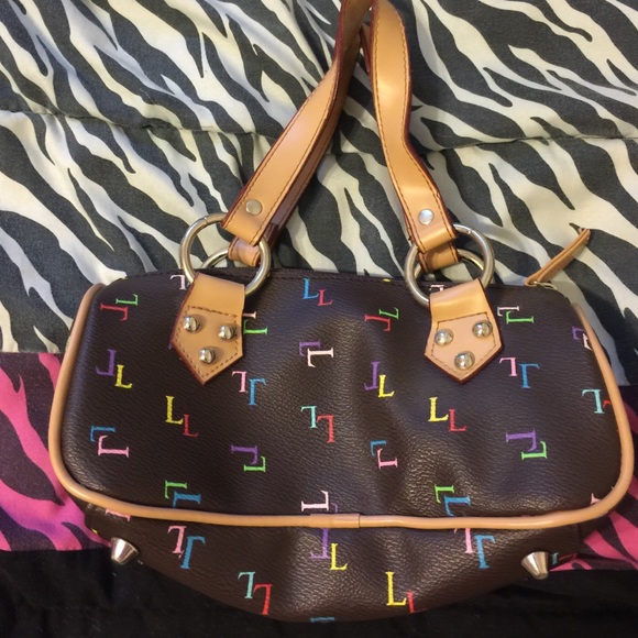 "L" purse