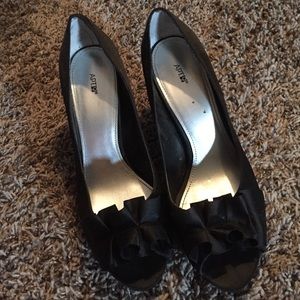Black heels- great for a formal event!