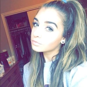 Meet your Posher, Lauren