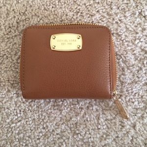 Michael Kors bi fold wallet