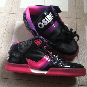 Nwt Osiris tennis shoes size 8