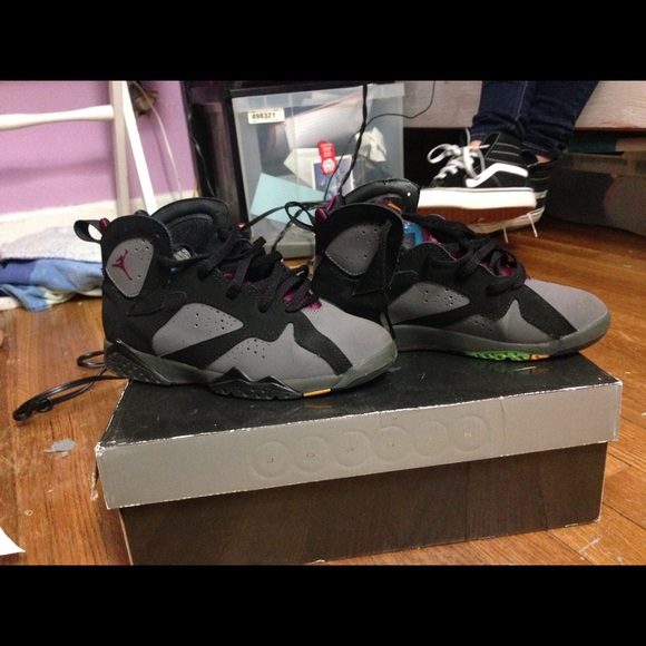 Jordan 7 Bordeaux size 2.5y and 5.5 in women - Picture 2 of 4