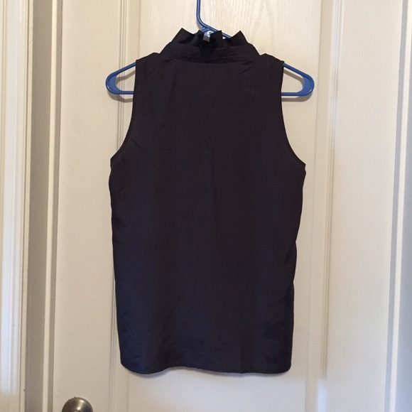 Silky tank with Ruffles collar and neckline - Picture 3 of 3