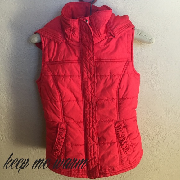 ⭐FINAL SALE Red Puffer Vest with Hood⭐️