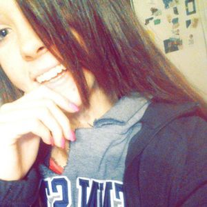 Meet your Posher, Hallie