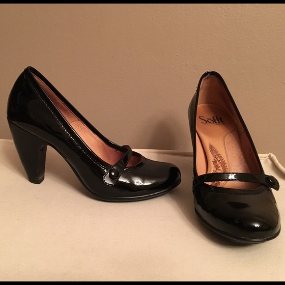 Sofft brand MaryJane black patent pumps