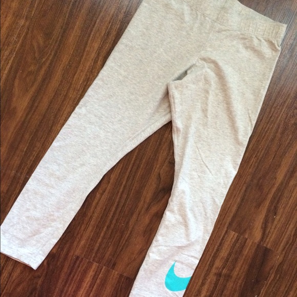 Heather gray Nike leggings