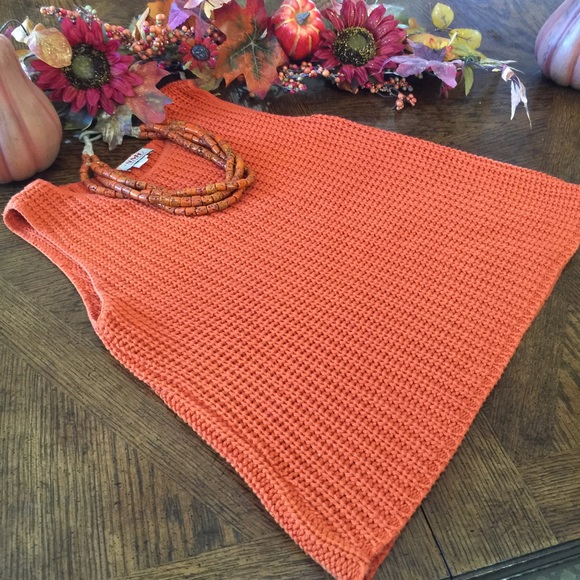 Tops - Rich looking orange tank top