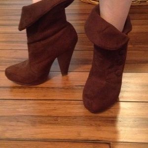 Heel boots