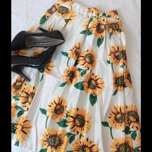 🆕Ivory White Sunflower Midi Skirt🌻