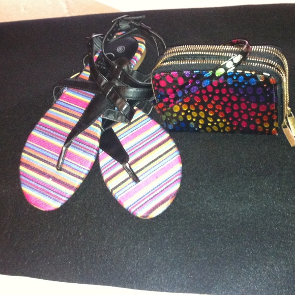 Multiple color wristlet