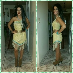 Pocahontas costume with wig and accessories