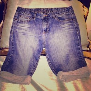 Calvin Klein Size 29/8 Bermuda Shorts