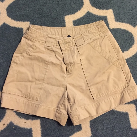 Gap Khaki shorts