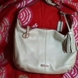 Coach shoulder strap hobo bag. It is used.