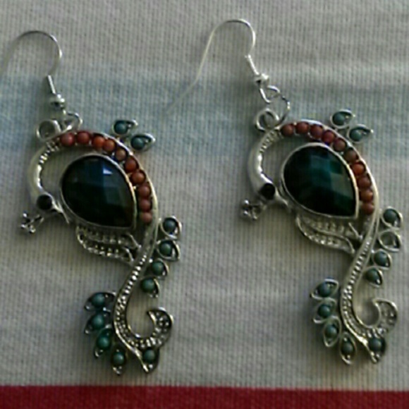Earings - Picture 1 of 1