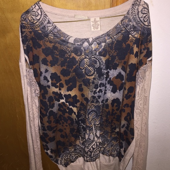 Day trip buckle sweater