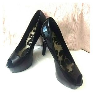 Jessica Simpson Black shoes/heels