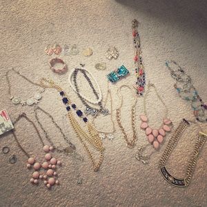 LARGE JEWELRY BUNDLE