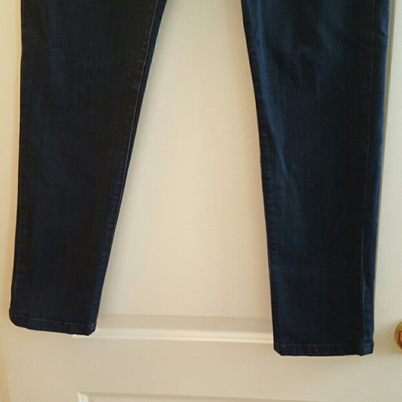 Dark wash skinny stretchy