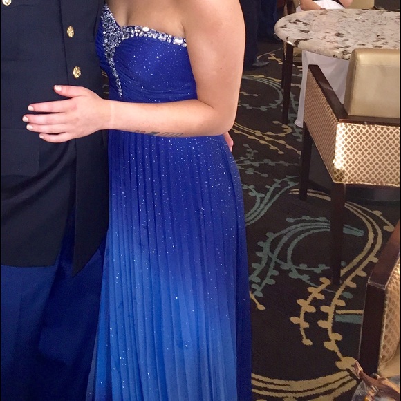 Ombré blue gown - Picture 2 of 2
