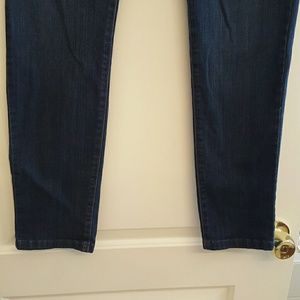 Skinny stretchy denim