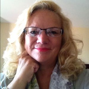 Meet your Posher, Candace