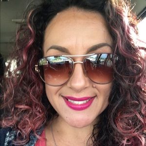 Meet your Posher, Deanna