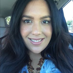 Meet your Posher, Mayra