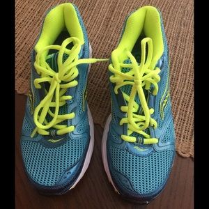 Saucony Grid. Only wore in my home to try. New!
