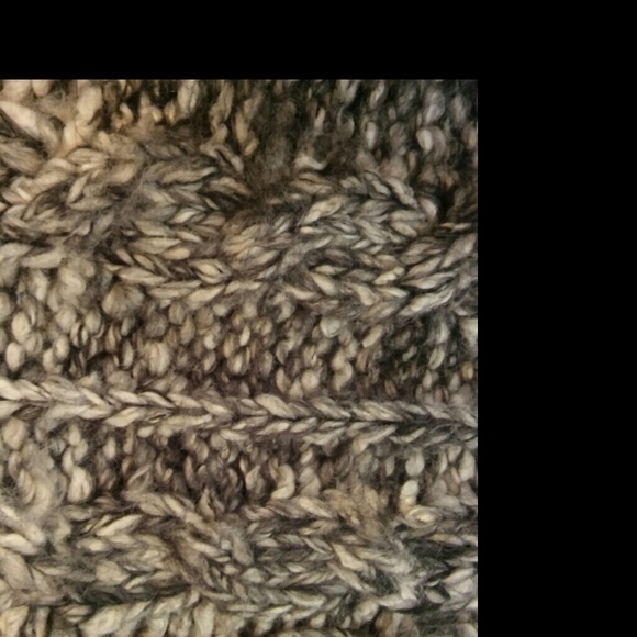 Sweater - Picture 3 of 3