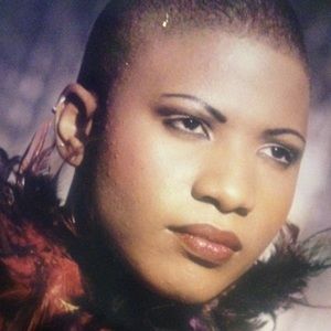 Meet your Posher, Della