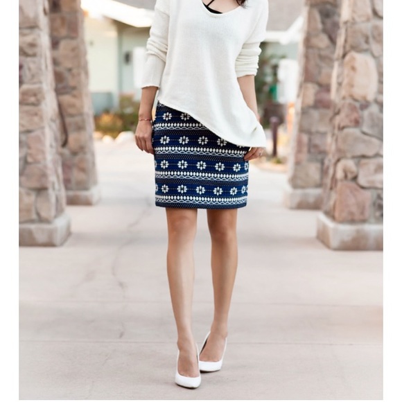 J. Crew FLORAL JACQUARD Skirt - Picture 3 of 4