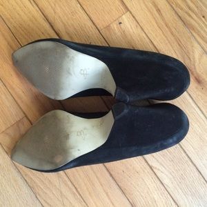 b. makowsky Shoes - suede heels ๐ b. makowsky Shoes - suede heels ๐