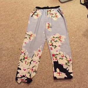 Floral silk pants with pockets