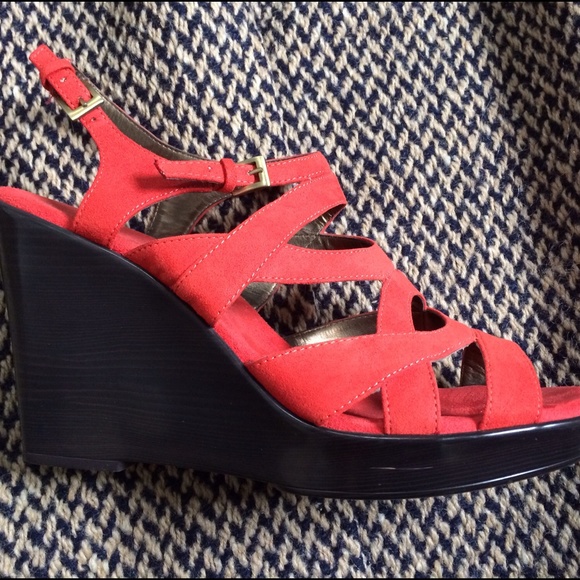 SEXY RED STRAPPY WEDGES / FAUX SUEDE / SANDALS