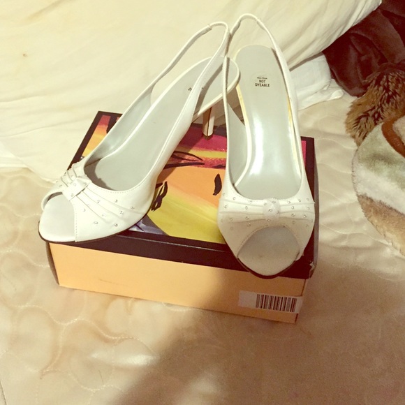 White heels 👠