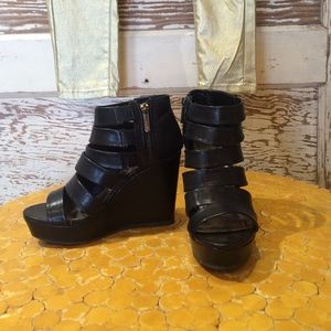 Black strappy wedges