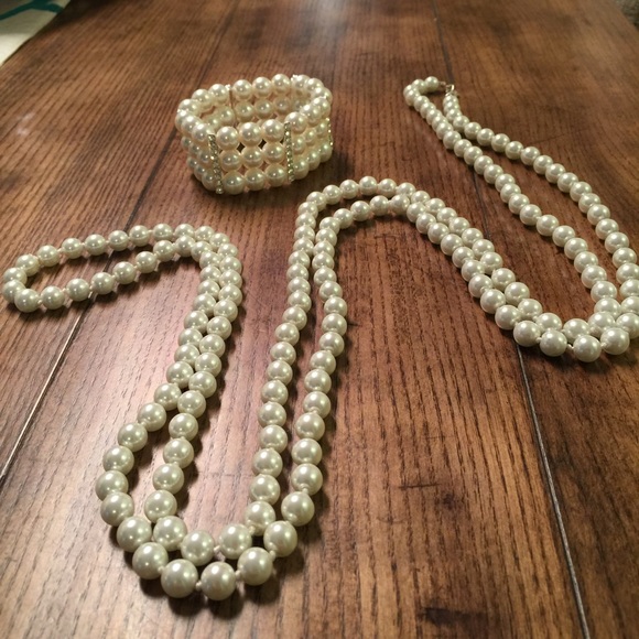 Pearls! Long strand necklace & bracelet set.