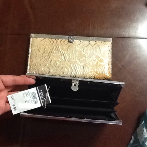 Two Rue21 wallets 👛 - Picture 3 of 4