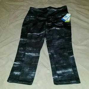 Old Navy Active Capri